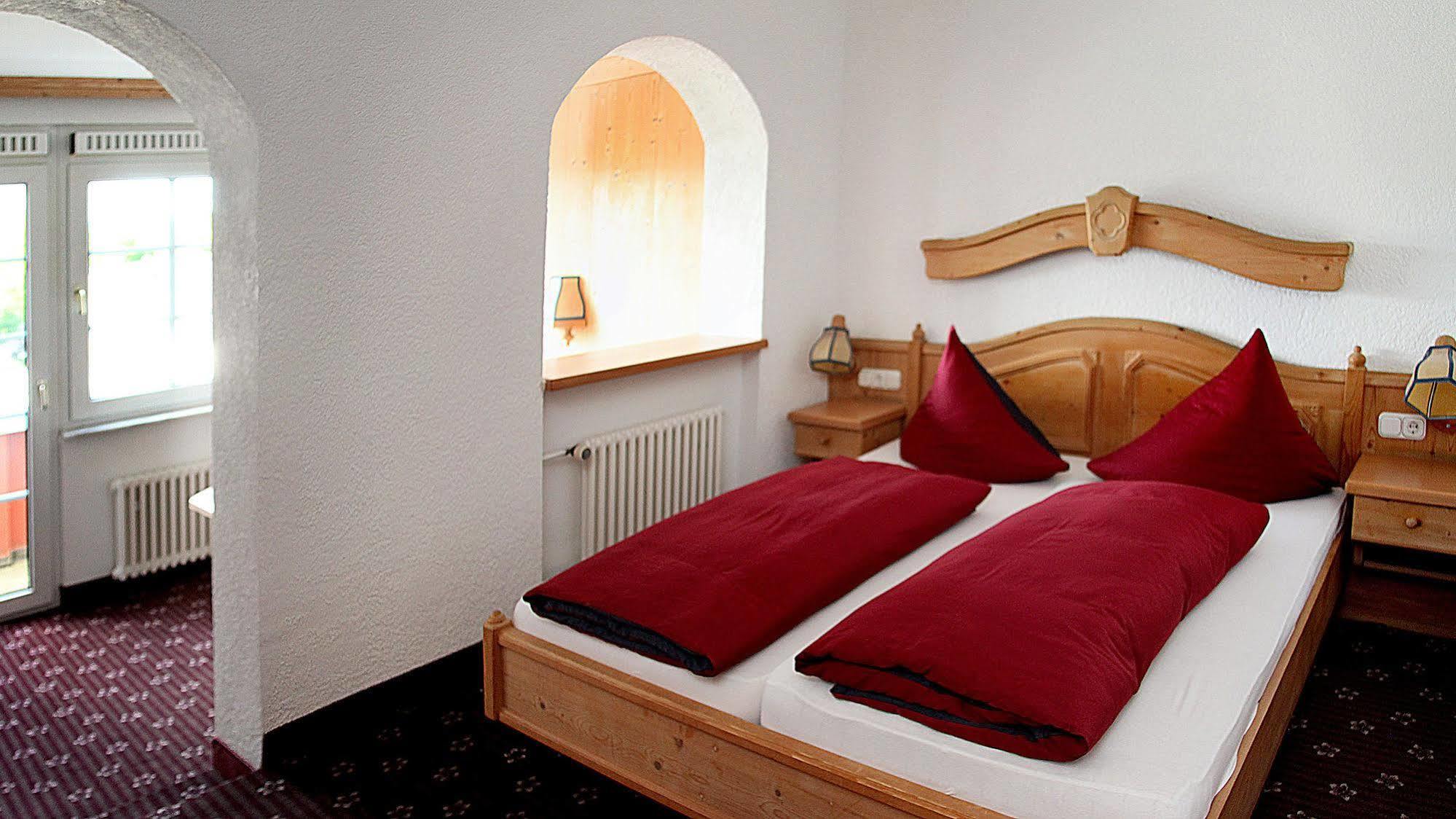 Hotel Zur Post Трир Экстерьер фото